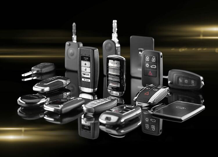 Gruppenbild der Türöffner: Der Auto-Funkschlüssel ist mittlerweile Standard. Sein Funktionsumfang reicht neben dem Entriegeln per Fernbefehl inzwischen bis zum Speichern individueller Fahrer-Einstellungen im Cockpit.
