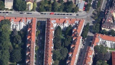 Im Innenhof werden 12 von 20 Bäumen gefällt. Darunter vier große, sehr alte Linden. Im Innenhof werden 12 von 20 Bäumen gefällt. Darunter vier große, sehr alte Linden.