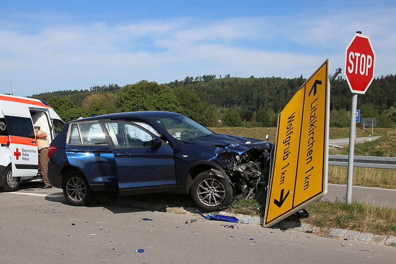 Schrecklicher Unfall auf der Kreisstraße MÜ25 in Richtung Waldkraiburg: Ein Rollerfahrer erlag seinen schweren Verletzungen!