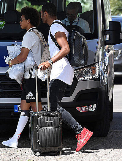 Leroy Sané und Jonathan Tah (rechts).