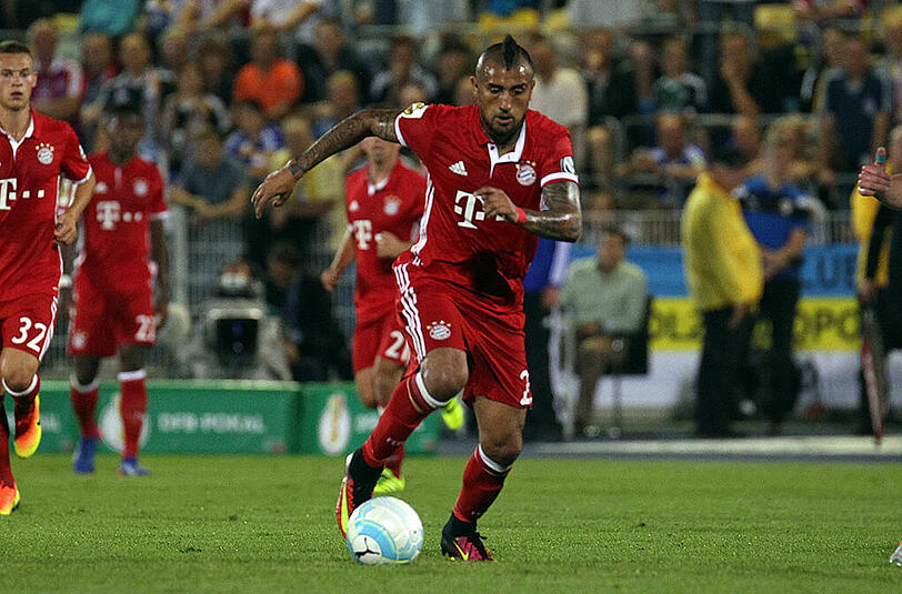 Arturo Vidal, Note 3: Anfangs nicht so torgefährlich wie im Supercup, aber immer kampfstark. Machte das 4:0 in der 72. Minute &ndash; und fast das 5:0 wenig später, doch der Pfosten rettete für Jena.