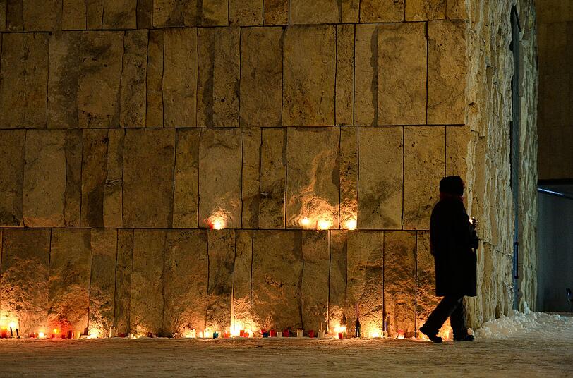 Münchner Religionsgruppen haben schon öfter zusammengearbeitet, zum Beispiel bei der Lichterketteim vorigen Jahr. Nun wollen sie im "Rat der Religionen" zusammenarbeiten.