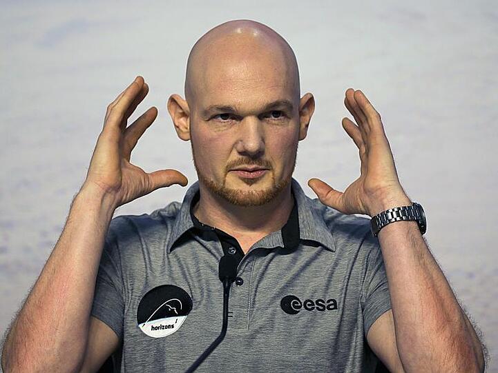 Alexander Gerst spricht im Europäischen Astronautenzentrum in Köln über das Ende seiner jüngsten Weltraummission.