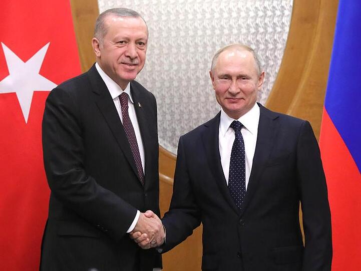Bei ihrem Treffen in Moskau beraten Putin und Erdogan auch über die Lage im Syrienkrieg.