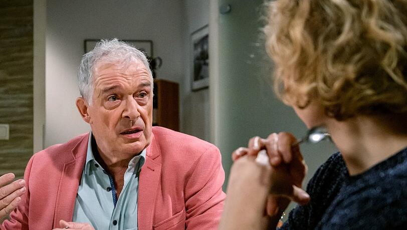 "Sturm der Liebe": André bietet Bettina an, bei ihm in der Küche zu arbeiten.
