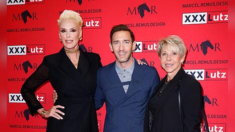 Brigitte Nielsen (li.) mit Marcel Remus und seiner Mutter Silke.