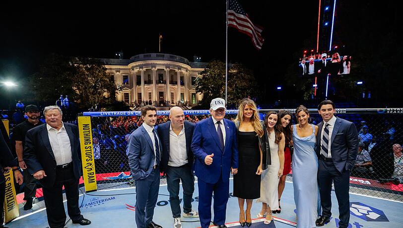 An Trumps 80. Geburtstag fanden auf dem Südrasen des Weißen Hauses Käfigkämpfe statt. (Archivbild) An Trumps 80. Geburtstag fanden auf dem Südrasen des Weißen Hauses Käfigkämpfe statt. (Archivbild)