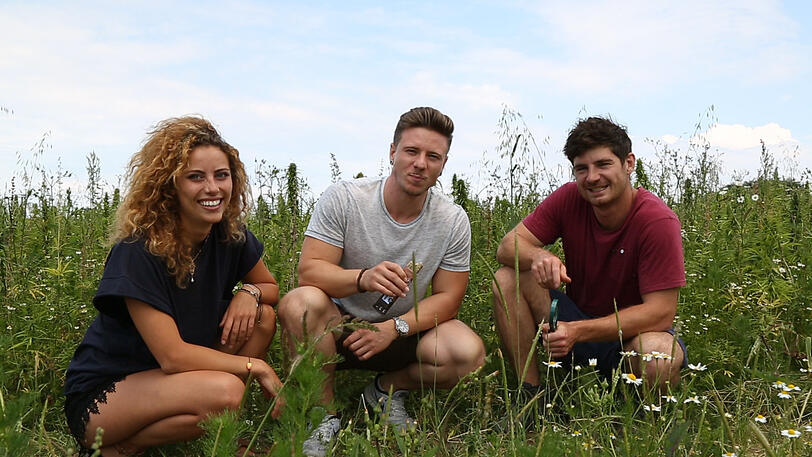 Matthias Coufal (27, r.) mit Freundin Isabella Voit (21) sowie Spezl und Geschäftspartner Jakob Graf (26).