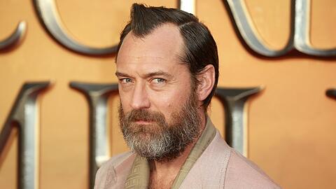 Jude Law war zuletzt als Albus Dumbledore in "Phantastische Tierwesen: Dumbledores Geheimnisse" im Kino zu sehen.