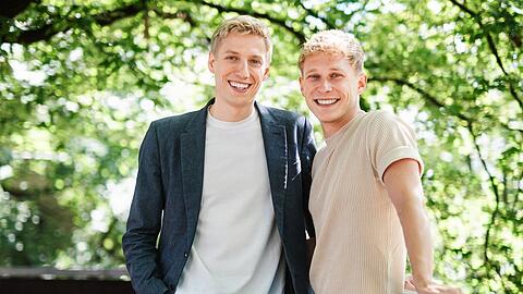 Zwei fürs Leben: Dominik Krause und Sebastian Müller am Hexenhäusl in Untergiesing.