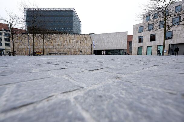 Die Stadt hat es einem propalästinensischen Demozug erlaubt, zur Zeit des Schabatt-Gebets in der Nähe der Synagoge vorbeizuziehen.