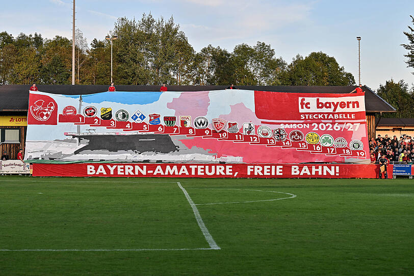 Choreografie der Bayern-Fans beim Auswärtsspiel in Buchbach Anfang September. Choreografie der Bayern-Fans beim Auswärtsspiel in Buchbach Anfang September.