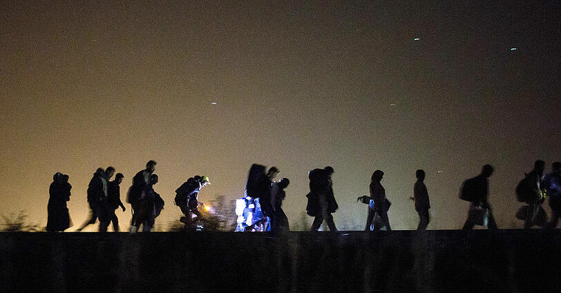 Viele Flüchtlinge nehmen unendliche Strapazen in Kauf, um dem Elend in ihren Heimatländern zu entkommen.