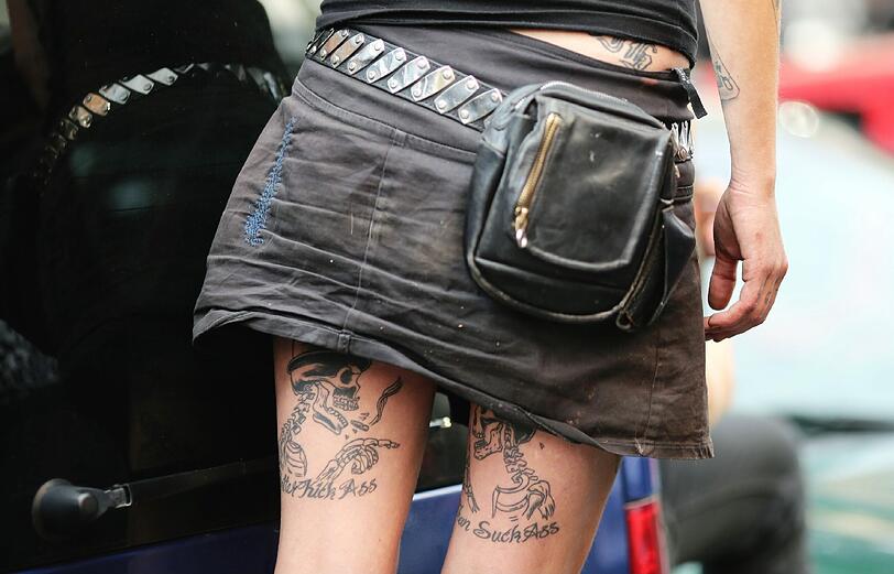 Sexy Körperkunst: Verrückte Tattoos - Spektakuläre Bilder...