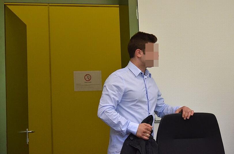 Andrea R. (23) ist in zweiter Instanz wegen fahrlässiger Tötung vor dem Münchner Landgericht. Das Amtsgericht verurteilte ihn zu 20 Monaten Haft - ohne Bewährung.
