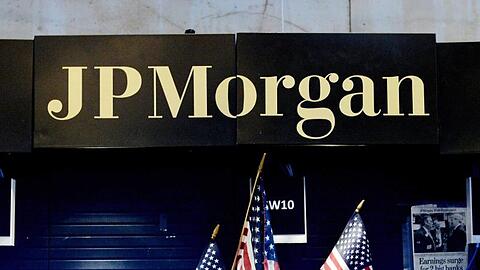 Dank brummender Geschäfte mit Anleihen steigerte die größte US-Bank JPMorgan den Überschuss im Jahresvergleich um rund acht Prozent auf 9,1 Milliarden Dollar (8,3 Mrd Euro), wie das Geldhaus in New York mitteilte.