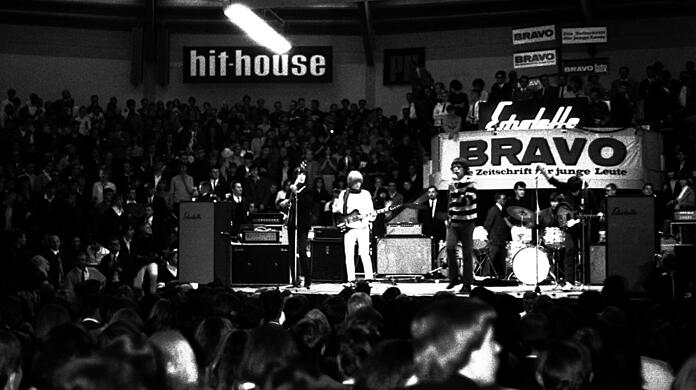 Ausgerichtet von einer "Zeitschrift für junge Leute", der "Bravo", spielen die Stones im September 1965 ihr allererstes München-Konzert im Circus Krone.