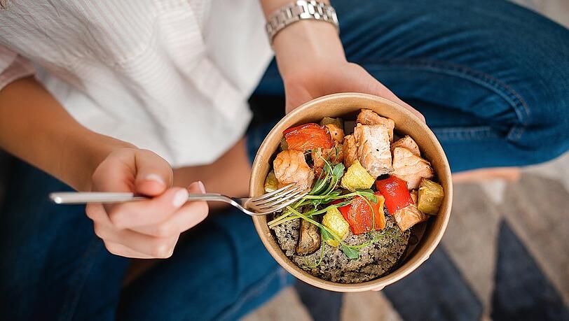 Erst Gem&uuml;se, dann Proteine, dann Kohlenhydrate: Das soll laut Nutrient Sequencing ges&uuml;nder sein.