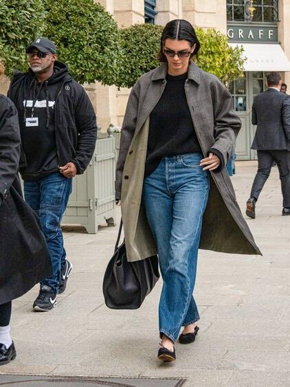 Kendall Jenner setzt regelm&auml;&szlig;ig auf Ballerinas - auch im Herbst.