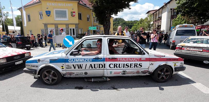 Heiße Kurven und tiefe Einblicke: Die Bilder vom GTI-Treffen 2014.