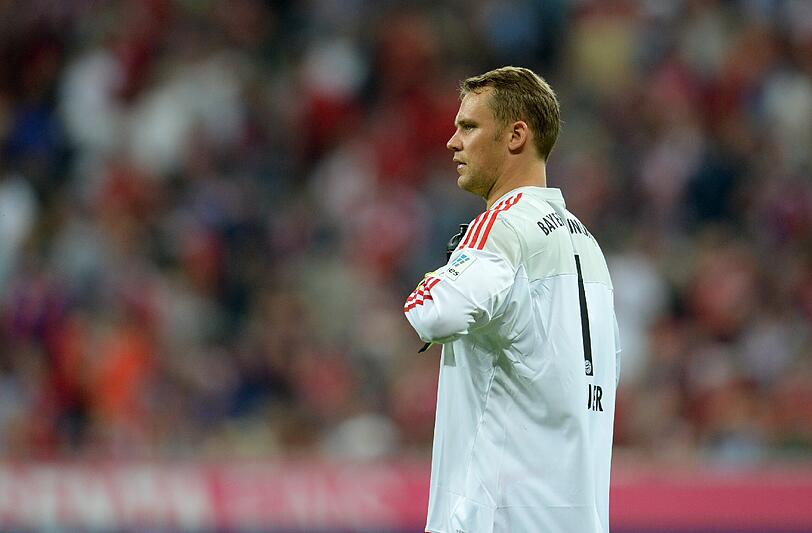 MANUEL NEUER, NOTE 3: Als Torwart nicht gefordert. Ließ sich deshalb zwischendurch einen zweiten Ball geben und versuchte, sich auf diese Weise warmzuhalten. Trickste später einen Dinamo-Spieler aus.