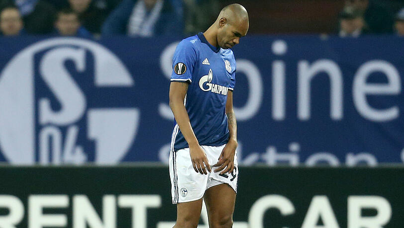 Die Adduktoren! Schalkes Abwehrboss muss nach dem Euro-League-Rückspiel gegen PAOK Saloniki lange pausieren. Die Adduktoren! Schalkes Abwehrboss muss nach dem Euro-League-Rückspiel gegen PAOK Saloniki lange pausieren.