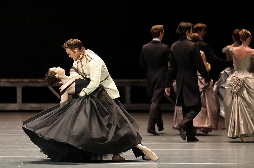 Szenen aus Christian Spucks Tanz-Version von "Anna Karenina" mit dem Bayerischen Staatsballett im Nationaltheater.
