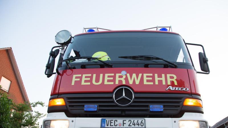 Ein Feuerwehrwagen steht bereit. Foto: picture alliance / dpa Ein Feuerwehrwagen steht bereit. Foto: picture alliance / dpa