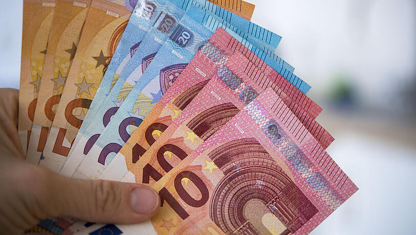 Ein Betrüger hat einer Münchnerin 100.000 Euro abgeluchst. (Symbolbild)