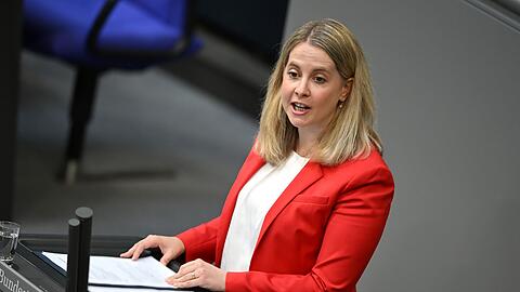 Hunderte Millionen Euro will Bauministerin Verena Hubertz (SPD) beim Wohngeld einsparen.