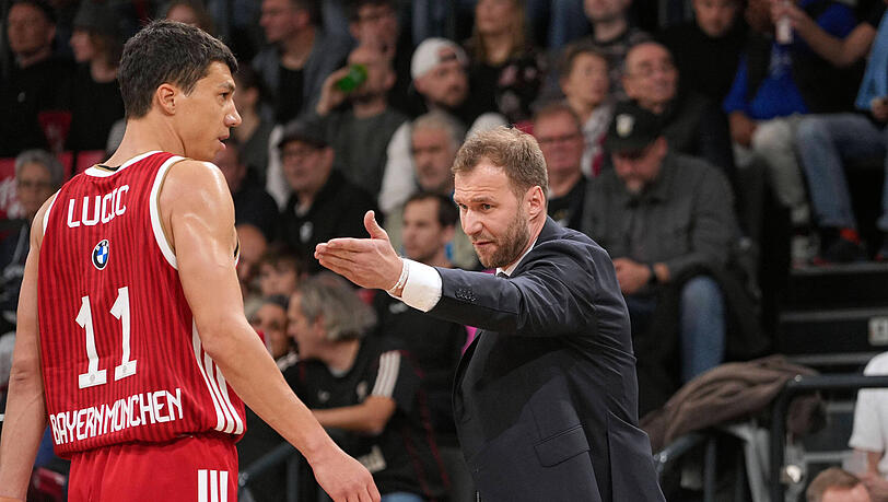 Cheftrainer des FC Bayern Basketball: Anton Gavel, hier mit Vladimir Lucic.