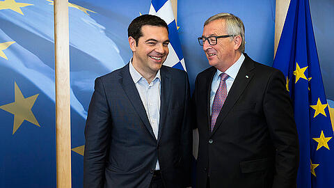 Der griechische Ministerpräsident Alexis Tsipras will erneut mit Spitzenvertretern der Geldgeber über sein Reform- und Sparpaket beraten.