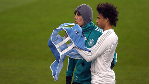 "Wir sehen bei ihm enormes Potenzial. Ich denke, dass er den Sprung zu uns relativ schnell bewältigen kann", sagt Bundestrainer Joachim Löw über Leroy Sané.