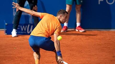 Philipp Kohlschreiber spielt den Ball. Foto: Sina Schuldt