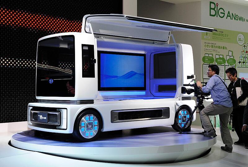 Ein neuartiges Automobil vom Hersteller Daihatsu bietet für vier Passagiere Platz und wird elektrisch durch eine Brennstoffzelle angetrieben.