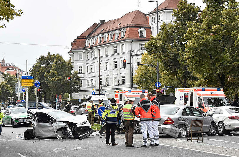 Die Bilder von der Massenkarambolage auf der Nymphenburger Straße.