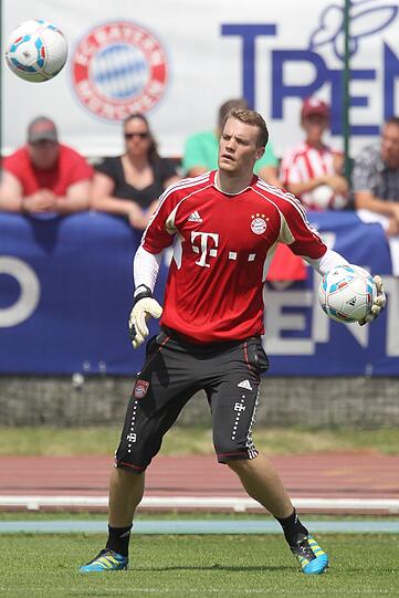 Neue Bilder vom Trainingslager der Bayern am Gardasee.