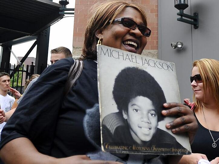 Auch in Jacksons Heimatstadt Gary nahmen tausende Fans Abschied vom verstorbenen King of Pop