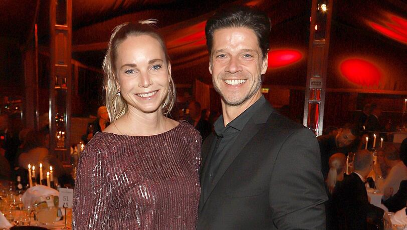 Schauspieler Steffen Dürr, hier mit Ehefrau Katharina, soll 2026 ins Dschungelcamp einziehen. Schauspieler Steffen Dürr, hier mit Ehefrau Katharina, soll 2026 ins Dschungelcamp einziehen.