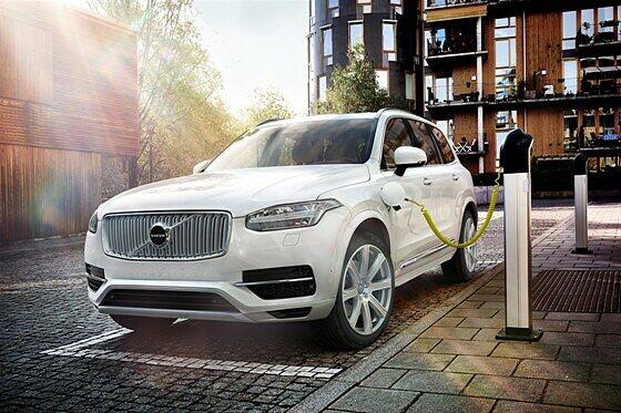 Bietet eine Menge Sicherheit - und ein sehr attraktives Design: Der neue Volvo XC90 ist ein Hingucker.