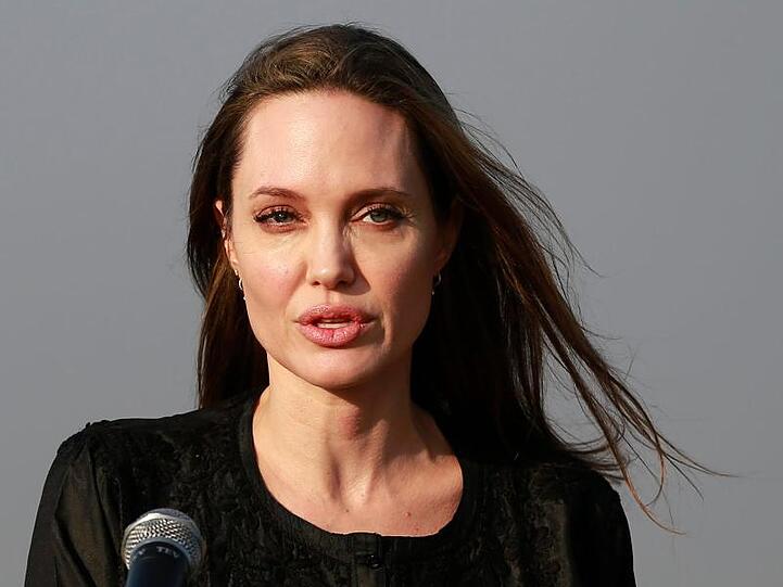 Angelina Jolie erzieht ihre Töchter zur Selbstständigkeit.