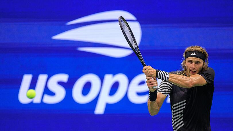 Alexander Zverev trifft im Viertelfinale bei den US Open auf Carlos Alcaraz. Alexander Zverev trifft im Viertelfinale bei den US Open auf Carlos Alcaraz.
