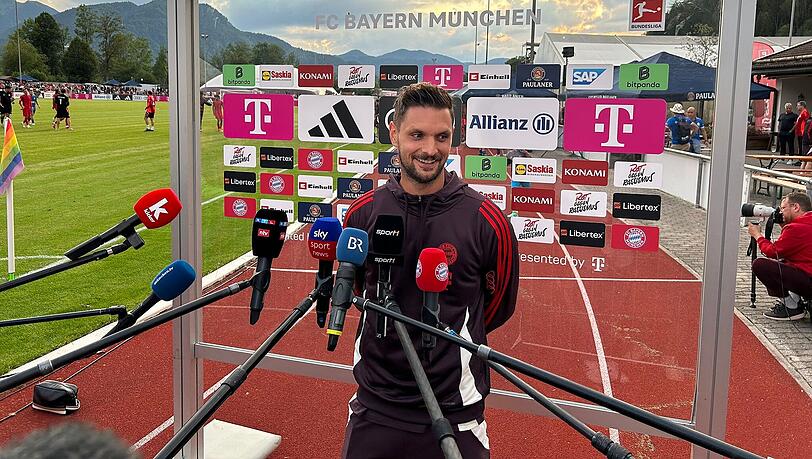 Stand den Journalisten nach dem Testspiel-Sieg gegen Rottach-Egern Rede und Antwort: Keeper Sven Ulreich.