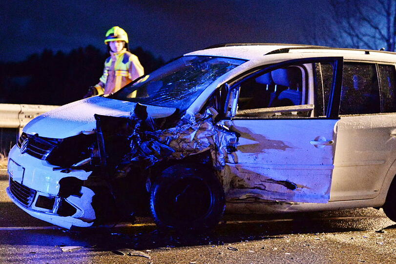 Unfallflucht am Chiemsee: Die Bilder vom Unfallort und von der Suchaktion.