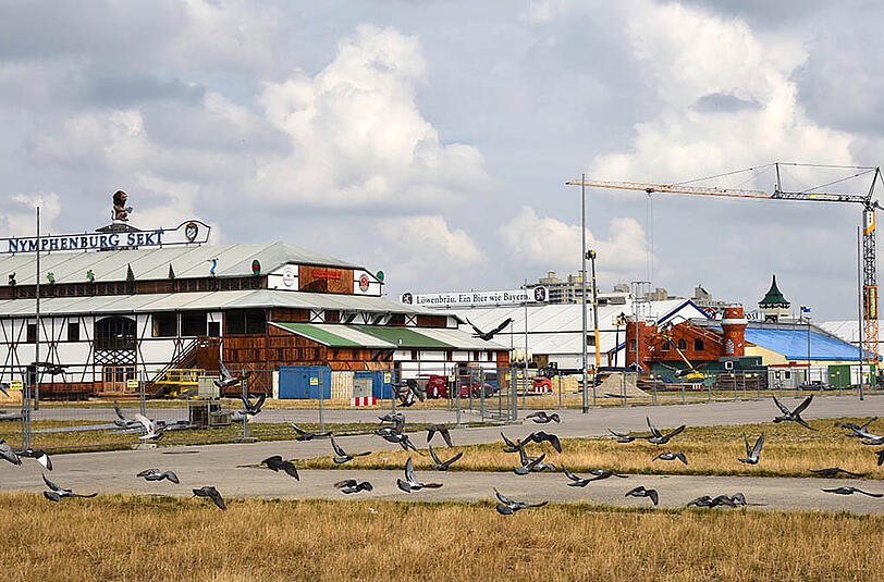 Nichtmal mehr einen Monat warten, dann ist es wieder soweit: Neue Bilder vom Wiesn-Aufbau.