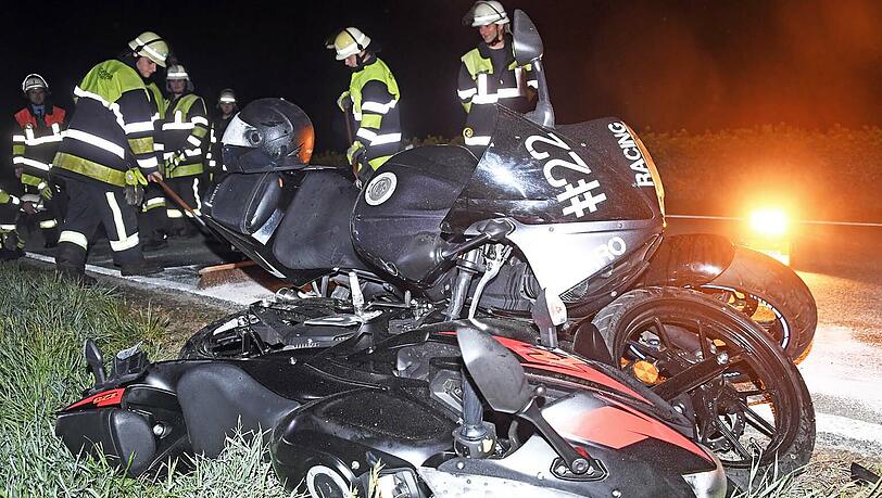 Die zwei Motorradfahrer hatten Glück im Unglück. Die zwei Motorradfahrer hatten Glück im Unglück.
