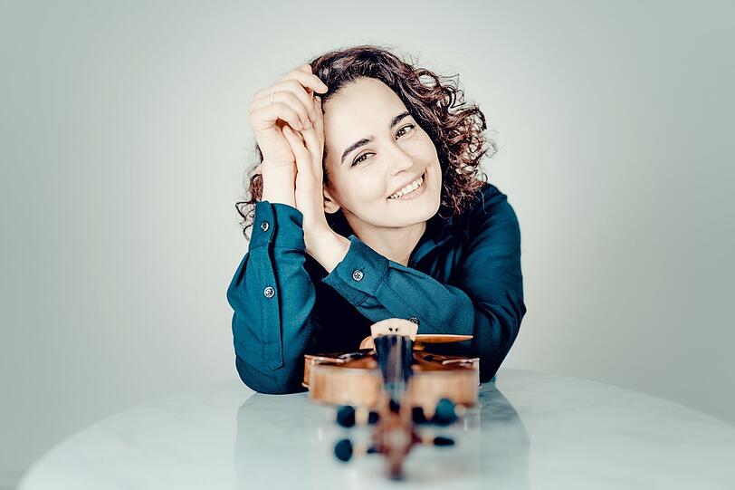 Die Geigerin Alena Baeva spielte Beethovens Violinkonzert.
