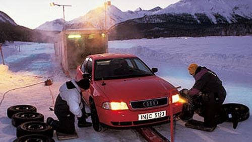 20 000 Hilferufe pro Tag: Beim ADAC laufen besonders morgens die Drähte heiß - Kälte und Schnee haben bundesweit zugeschlagen. 20 000 Hilferufe pro Tag: Beim ADAC laufen besonders morgens die Drähte heiß - Kälte und Schnee haben bundesweit zugeschlagen.