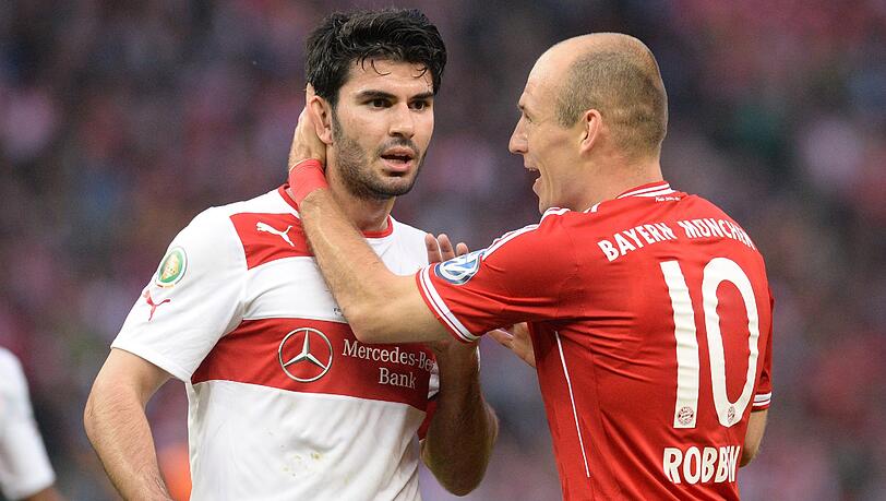 Serdar Tasci (l.) wird Klubkollege von Arjen Robben beim FC Bayern. Serdar Tasci (l.) wird Klubkollege von Arjen Robben beim FC Bayern.