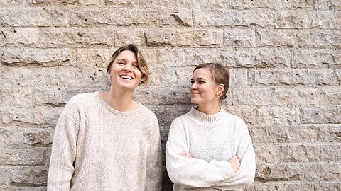 Die Gründerinnen von "Plan B" Anni Klostermeier (r.) und Magdalena Schwarzwald aus Regensburg.